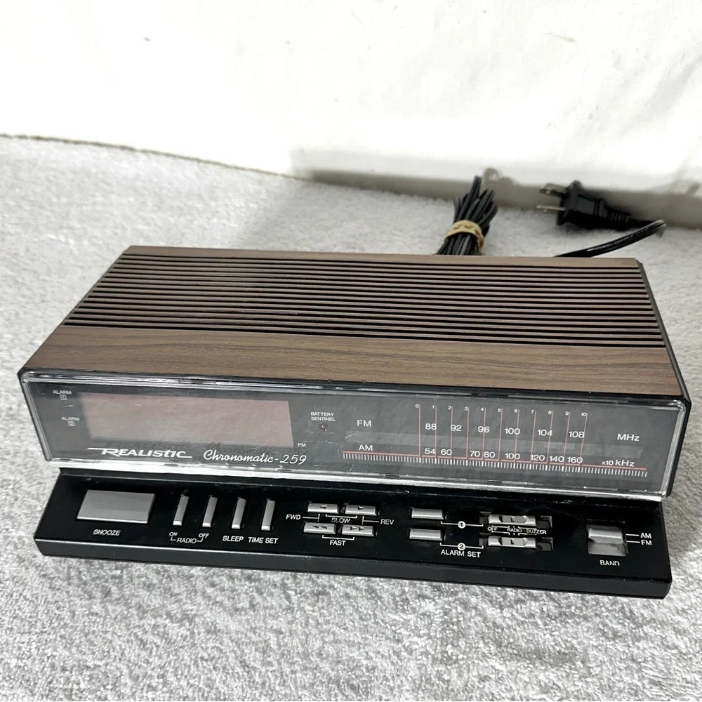 Vintage Realistic Chronomatic 259 Digital AM/FM Alarm Clock Radio